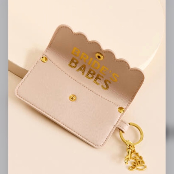 Francesca’s birde’s babes scalloped card case - Picture 1 of 11